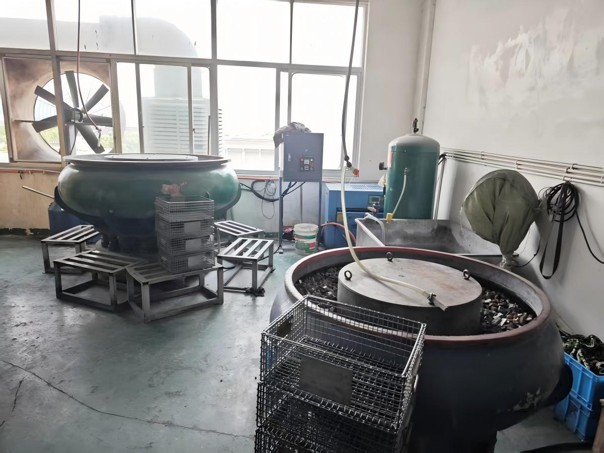 Tumbling and deburring machines for furniture hardware parts