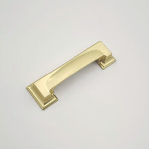 Brushed brass square cabinet handle with concave grip side look
