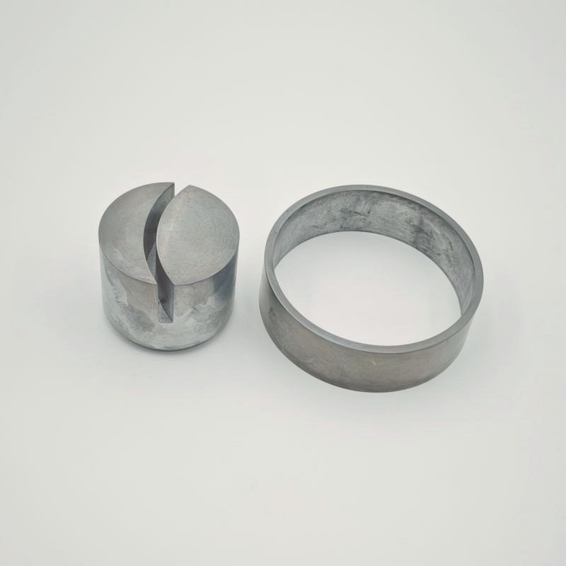 Round recessed flush pull handle for sliding doors and furniture
